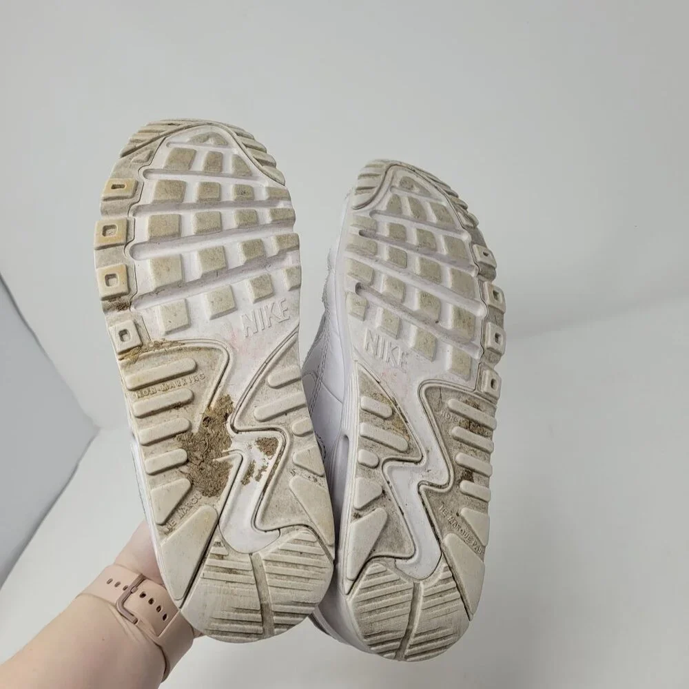 Nike air max 90 white leather 4.5 youth or 6 womens 833412-100